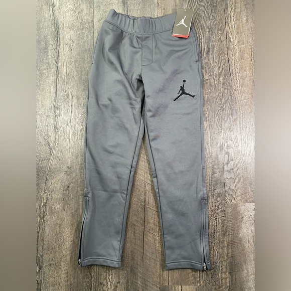 NEW | JORDAN Therma-Fit Boys Sweatpants - Picture 1 of 5